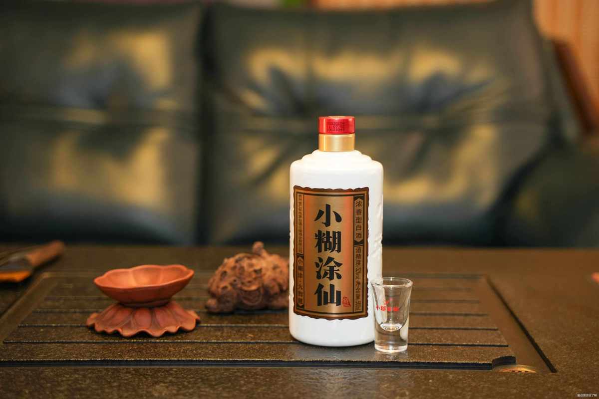 家庭团聚快试试浓香型白酒!过年走亲访友送礼必备!